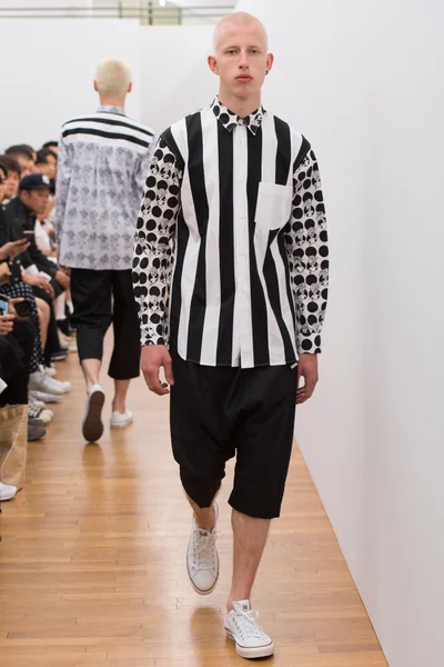 Look 18